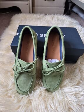 SPERRY SLIM BOAT SHOES